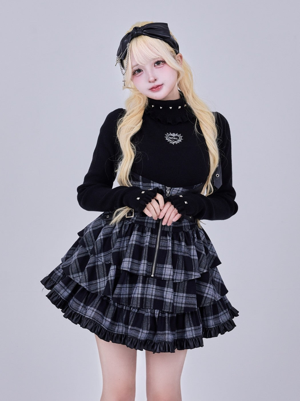 IMVAL / Ruffled High Neck Top [BLK]