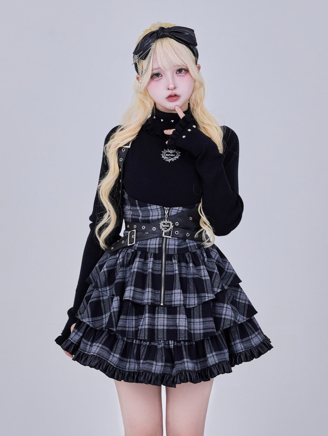 IMVAL / Ruffled High Neck Top [BLK]