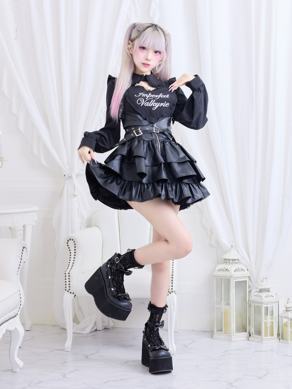 IMVAL / Heart Bib Blouse - BLK