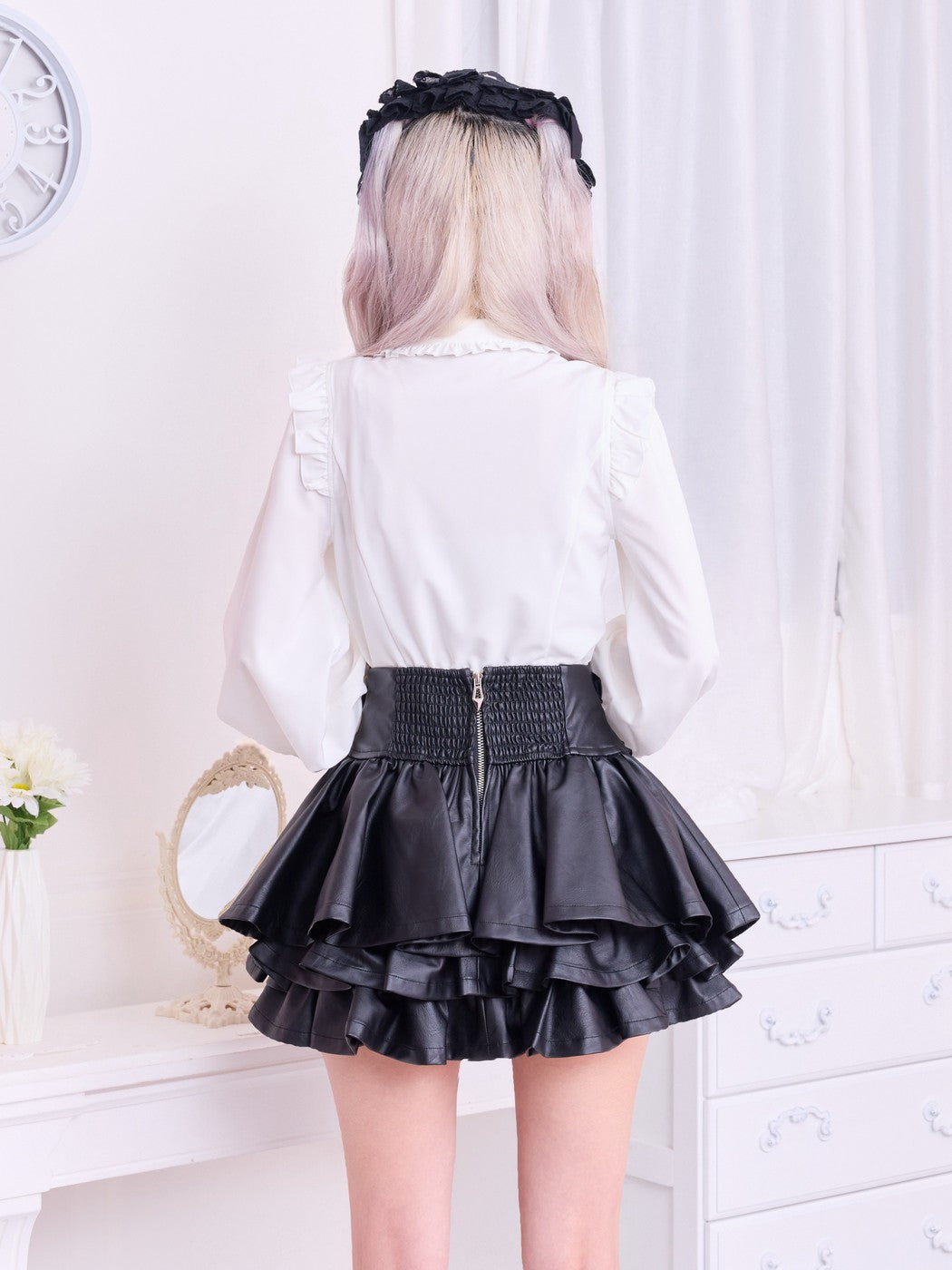 IMVAL / Heart Bib Blouse - WHT