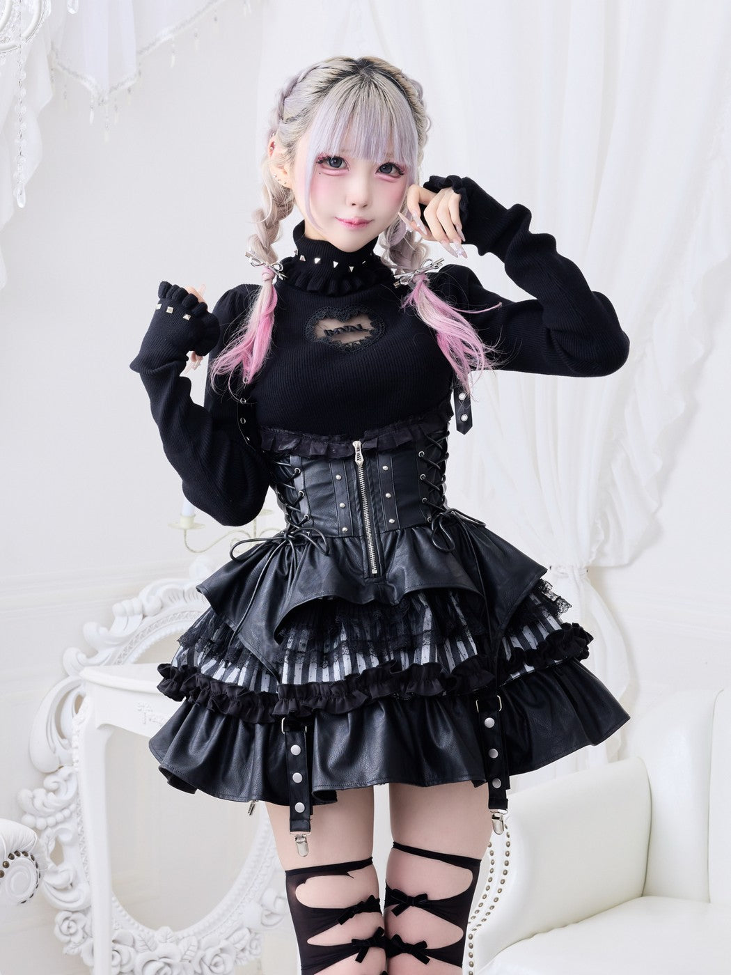 IMVAL / Heart Window High Neck