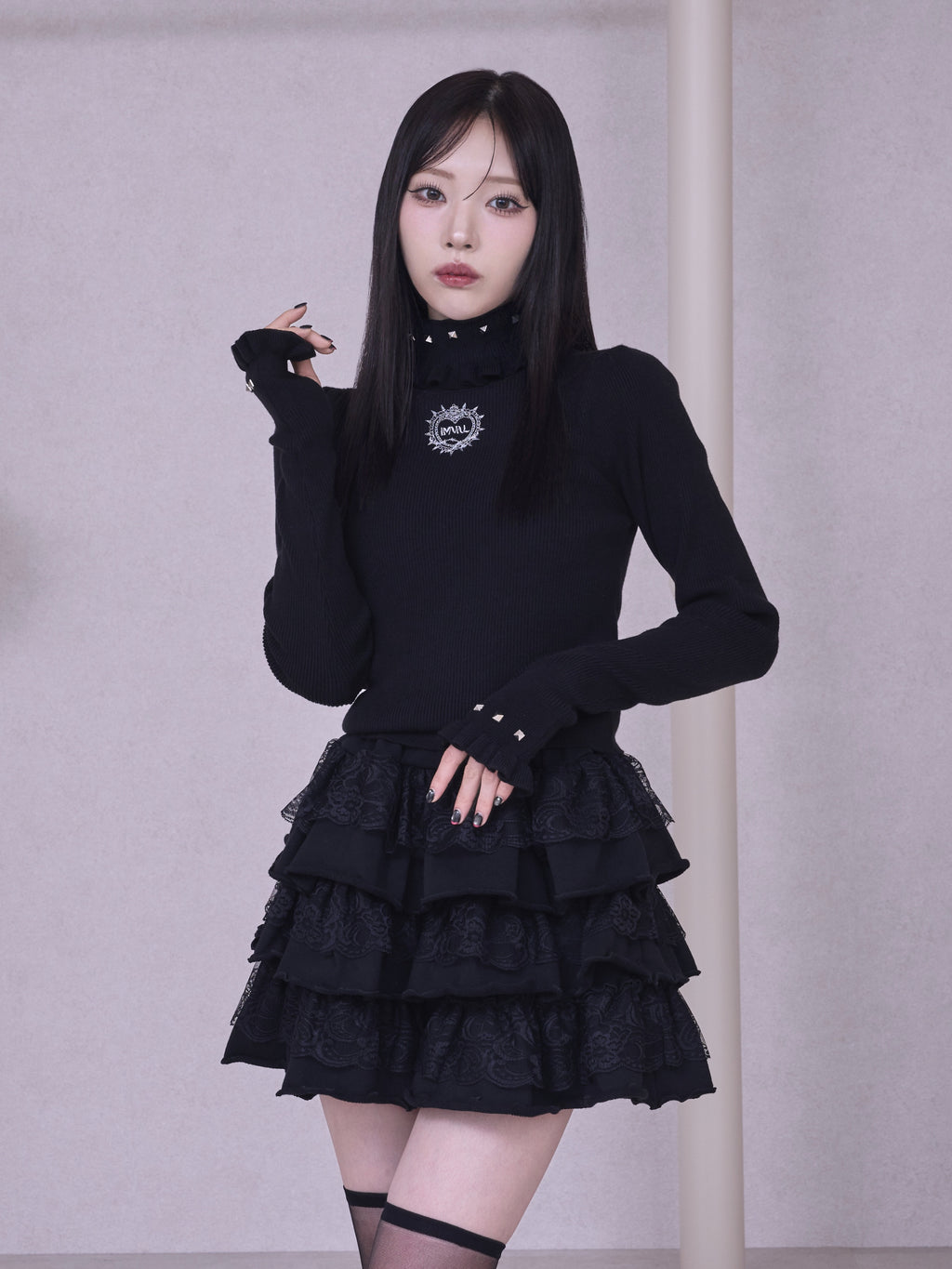 IMVAL / Ruffled High Neck Top [BLK]