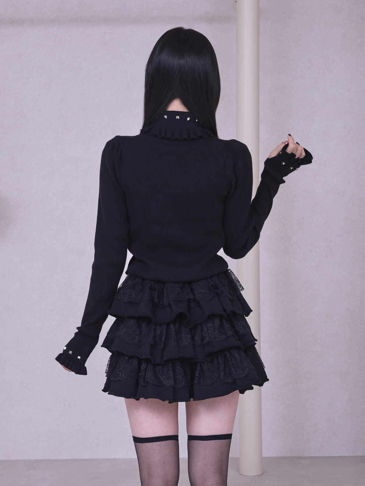 IMVAL / Ruffled High Neck Top [BLK]