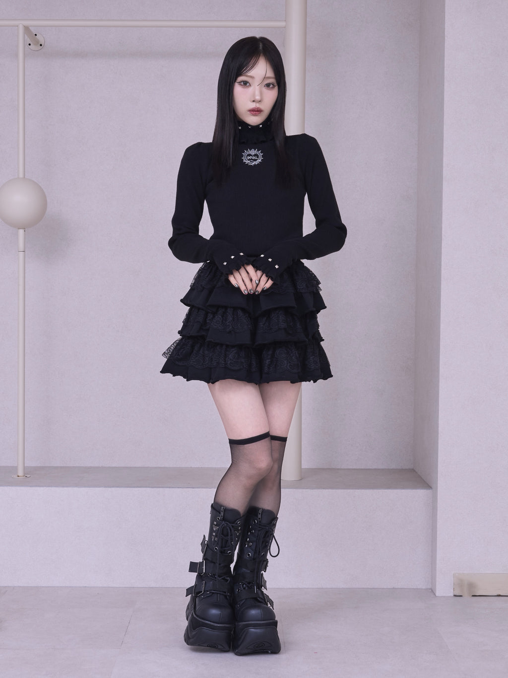 IMVAL / Ruffled High Neck Top [BLK]